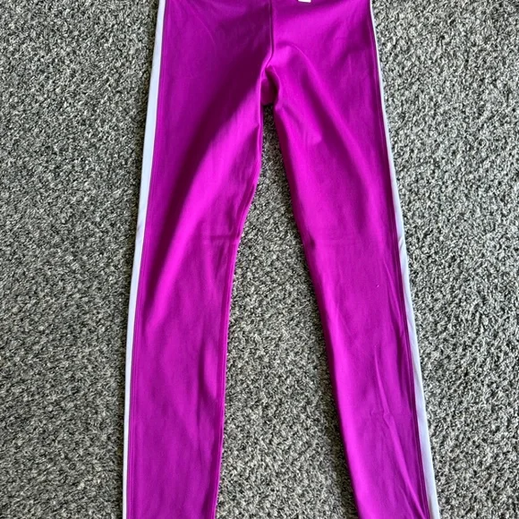 Brand New with tags Victorias Secret Pink Sports set - Picture 3 of 6